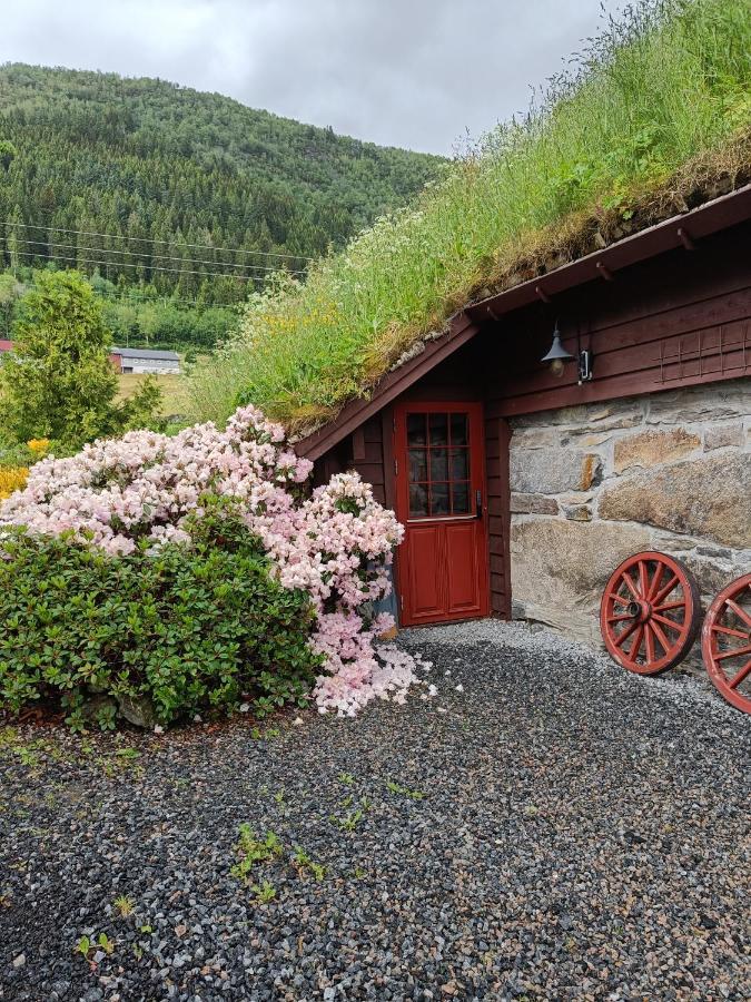 Orheimstunet - Gardsferie For Storfamilien Der Ogsa Hunden Er Velkommen Starheim Exterior foto