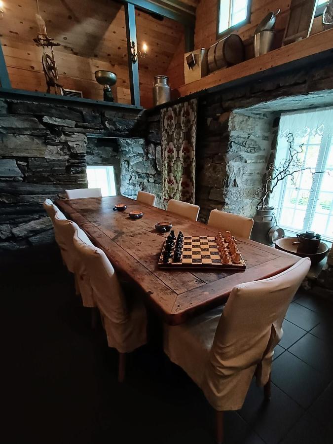 Orheimstunet - Gardsferie For Storfamilien Der Ogsa Hunden Er Velkommen Starheim Exterior foto